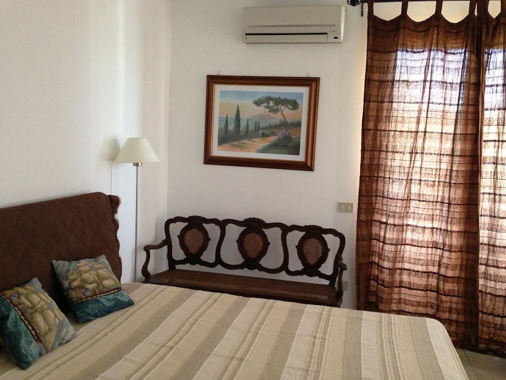 Residence Mareblu Barcellona Pozzo di Gotto Habitación foto